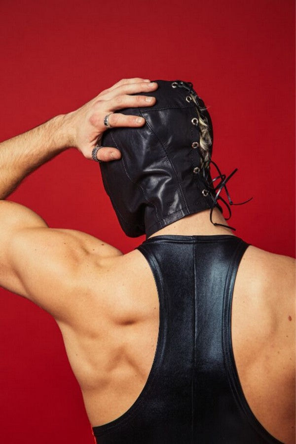 Закритий шкіряний капюшон Deprivation mask Leather D&A игляд ззаду