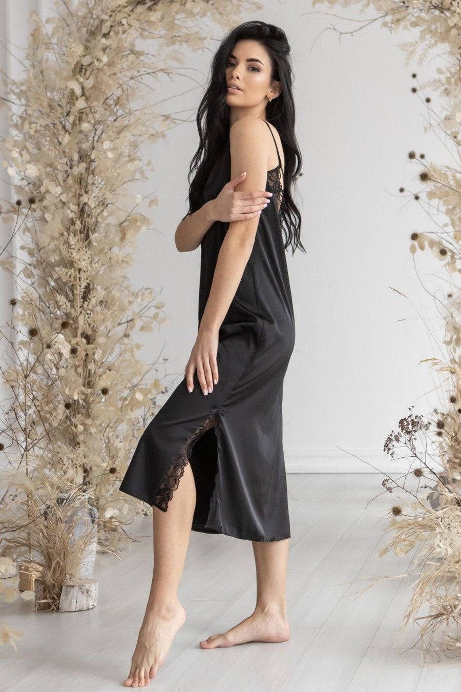 Длинная ночная сорочка Н130 black