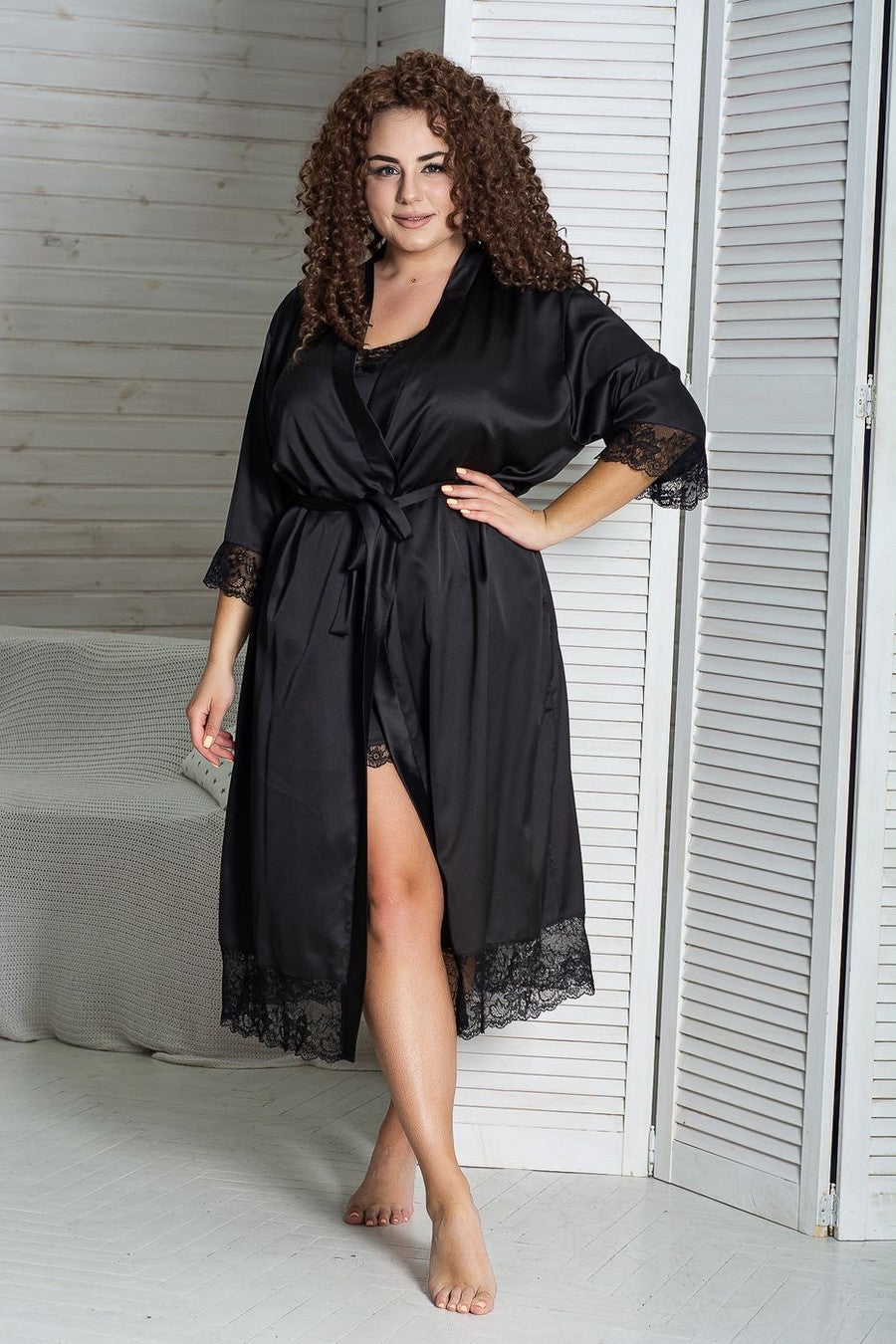 Халат с кружевными вставками Х041 black