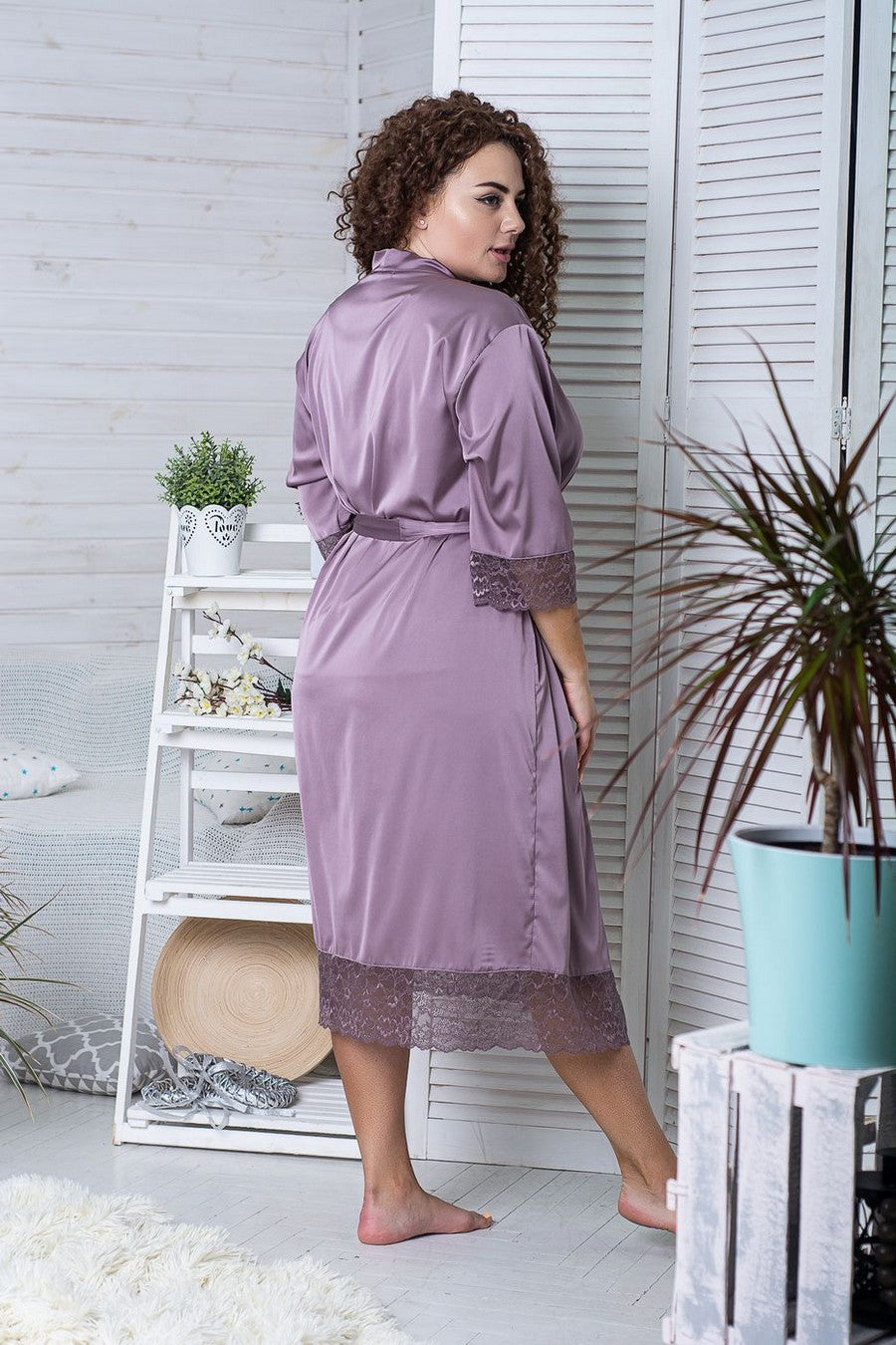 Длинный халат с кружевом Х1080 pale purple