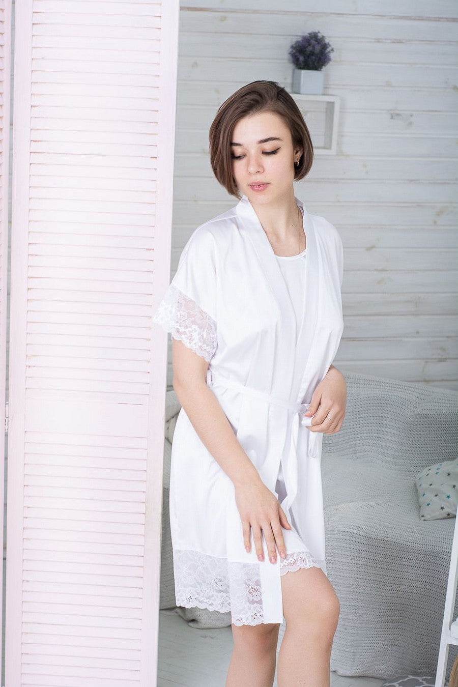 Шелковый халат с кружевом Хб041 white