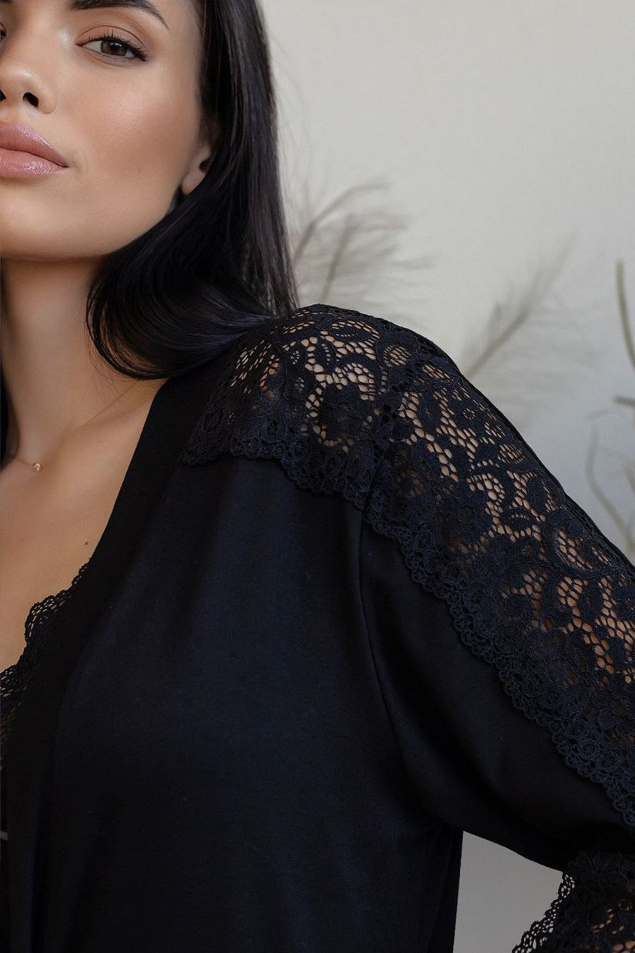 Халат из вискозы с кружевом Хч1212 black