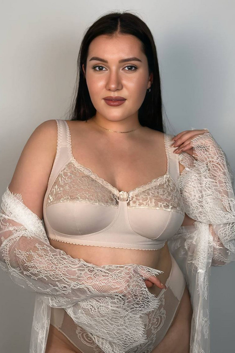 Мягкий бюстгальтер с кружевом 127400 Classic silver peony