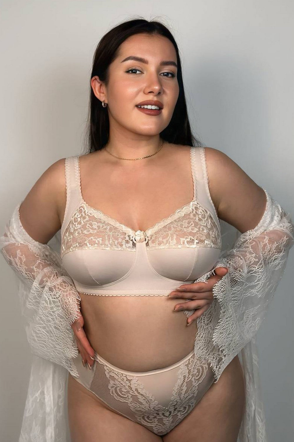 Мягкий бюстгальтер с кружевом 127400 Classic silver peony