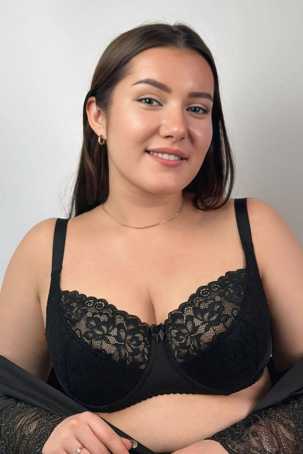 Полудублированный бюстгальтер с кружевом 309000 Classic black