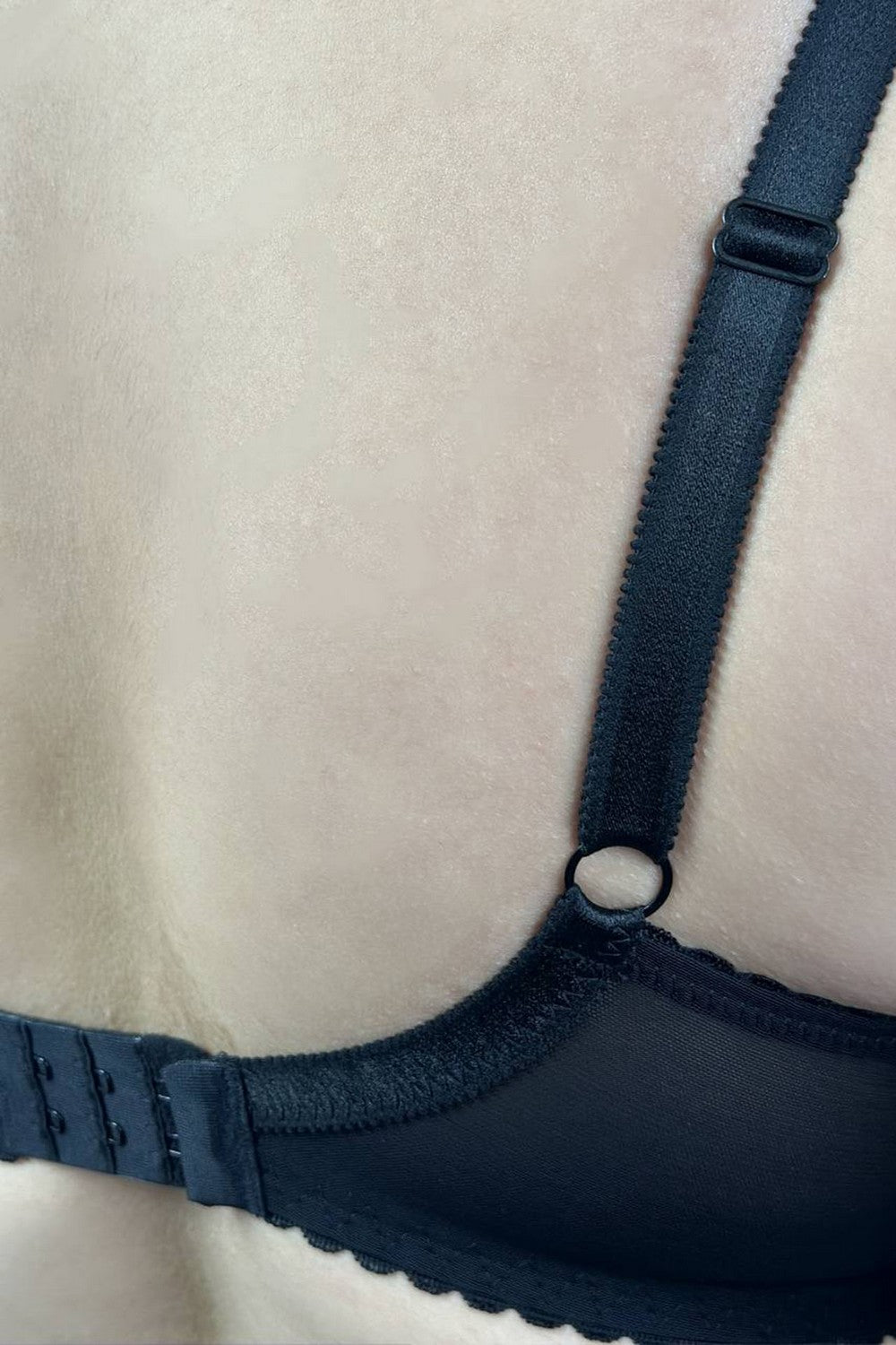 Напівдубльований бюстгальтер з мереживом 309000 Classic black