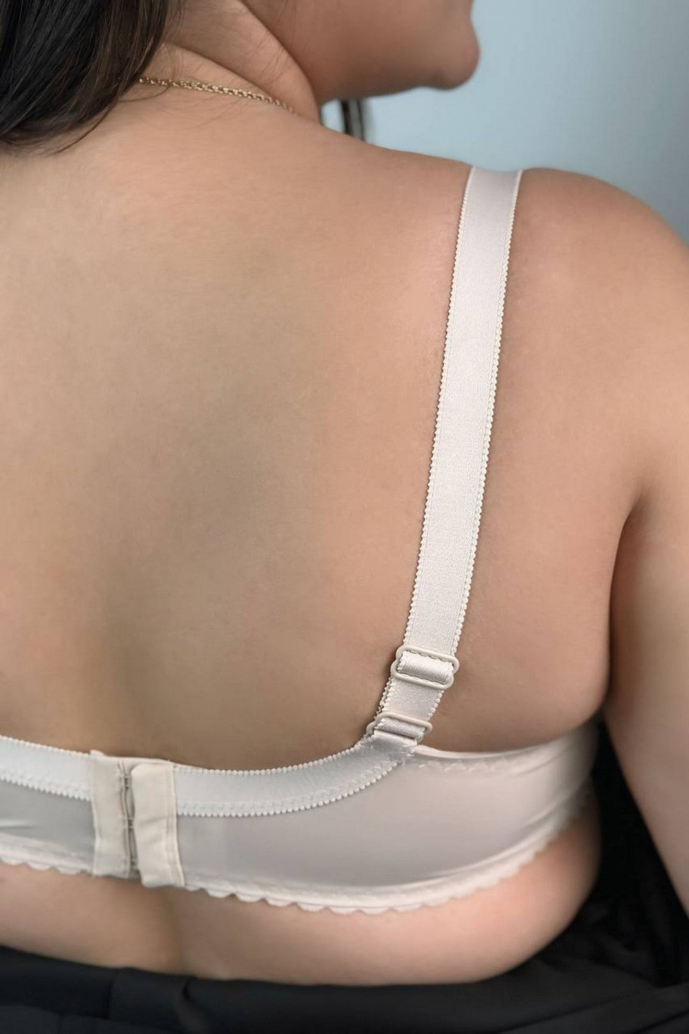 Полудублированный бюстгальтер с кружевом 309000 Classic silver peony