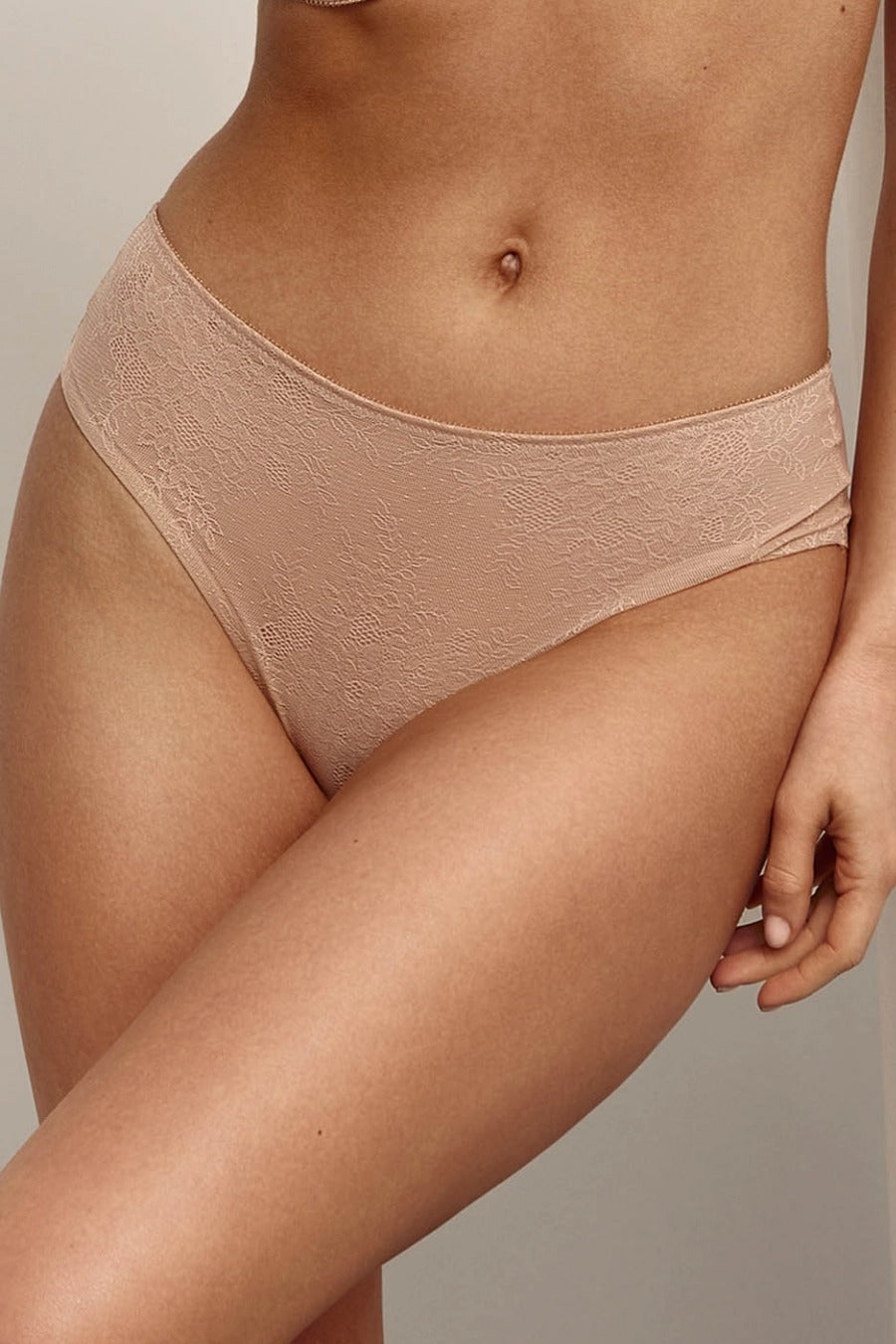 Трусики бразилиана из кружева 809-24 beige