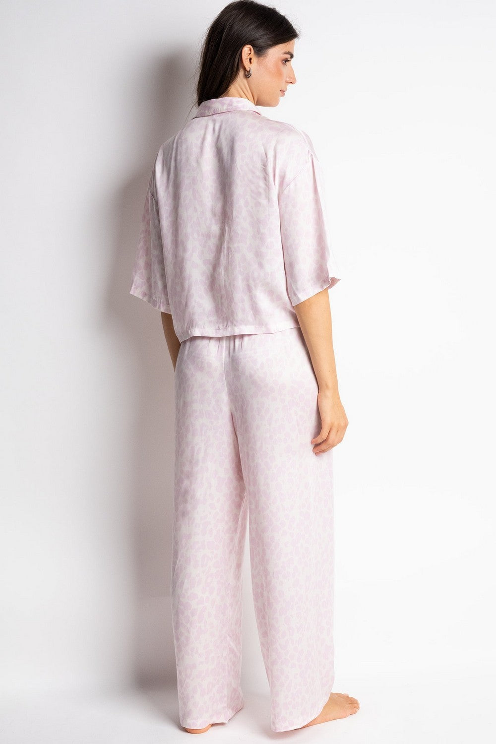 Пижамная блуза на пуговицах TH08 Chloe lilac leopard