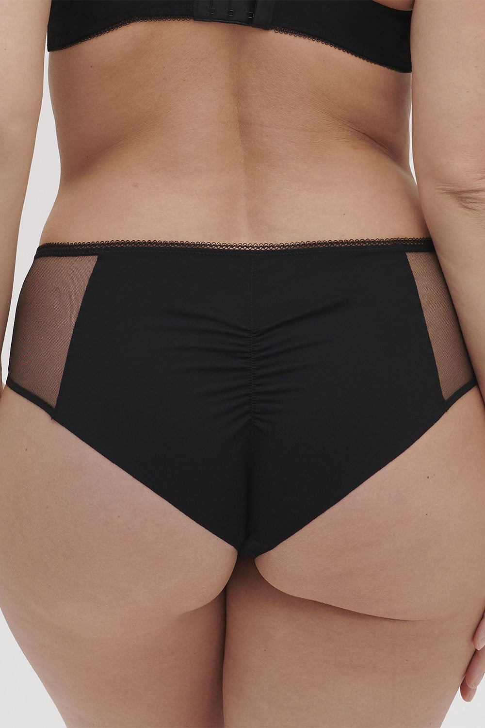 Шортики с вышивкой Amazone 1C2630 black FW23