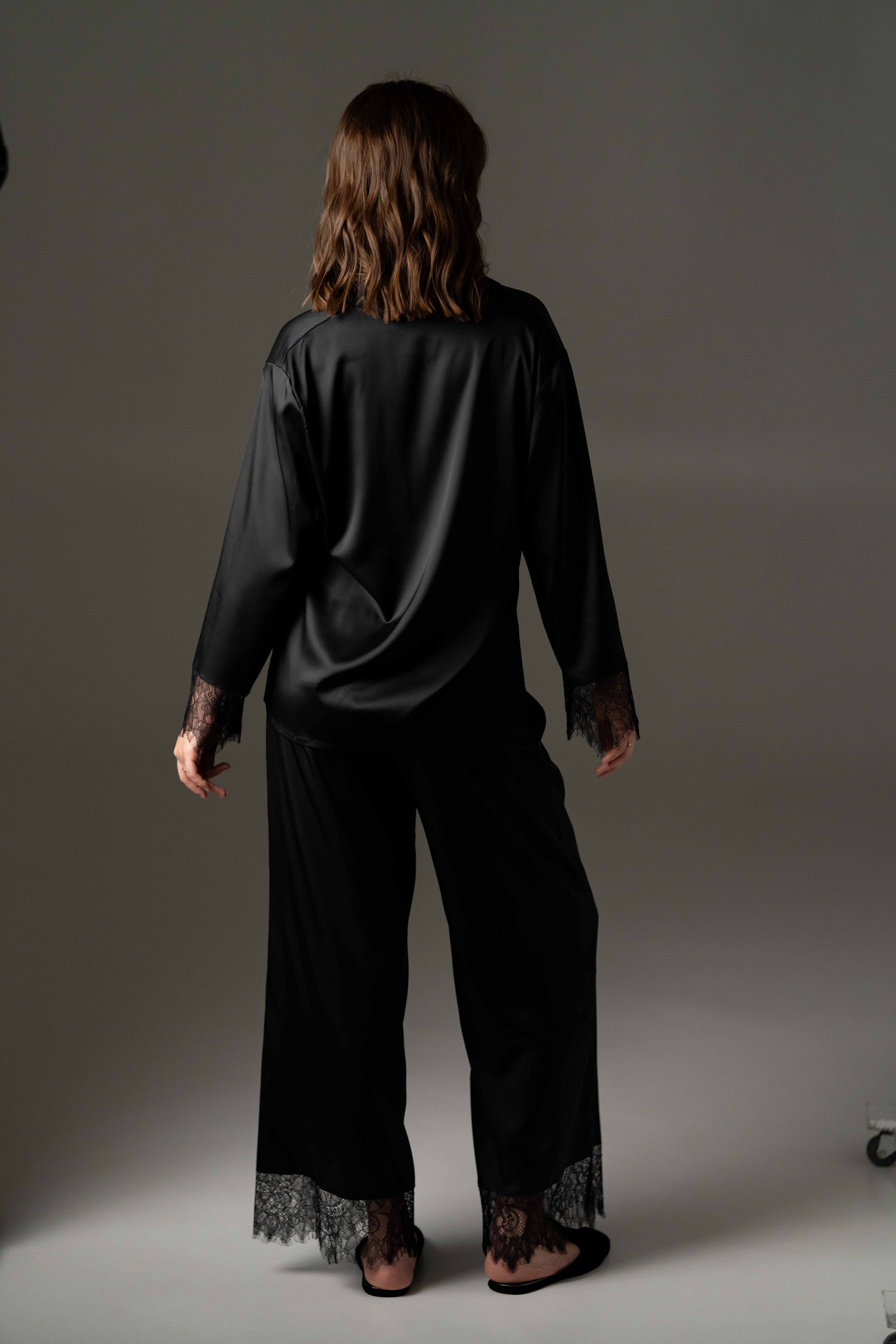 Шелковая пижама с кружевом Jennifer 25149