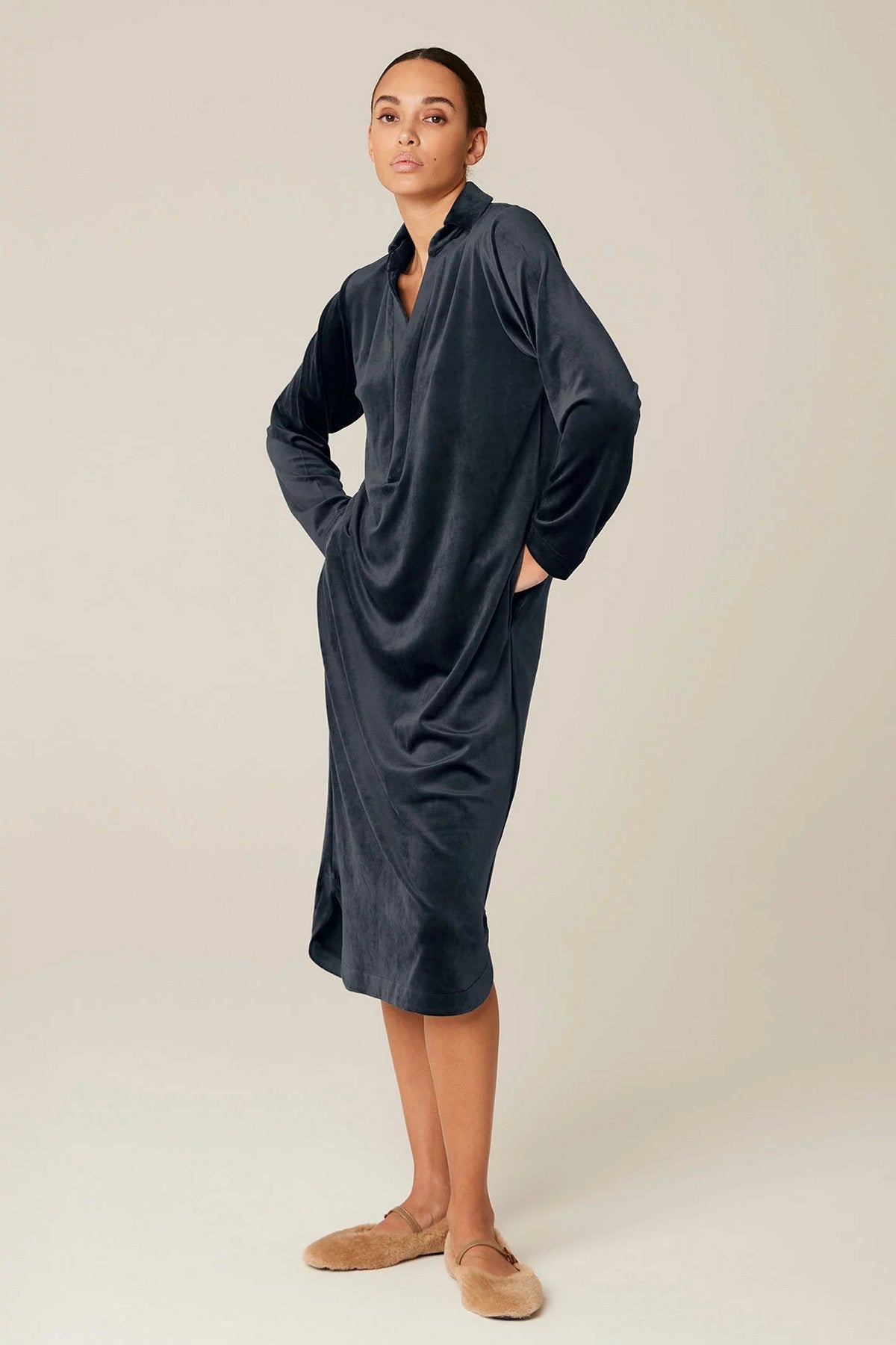 Велюровое домашнее платье Noalie Sensation of tactile touch gray/blue