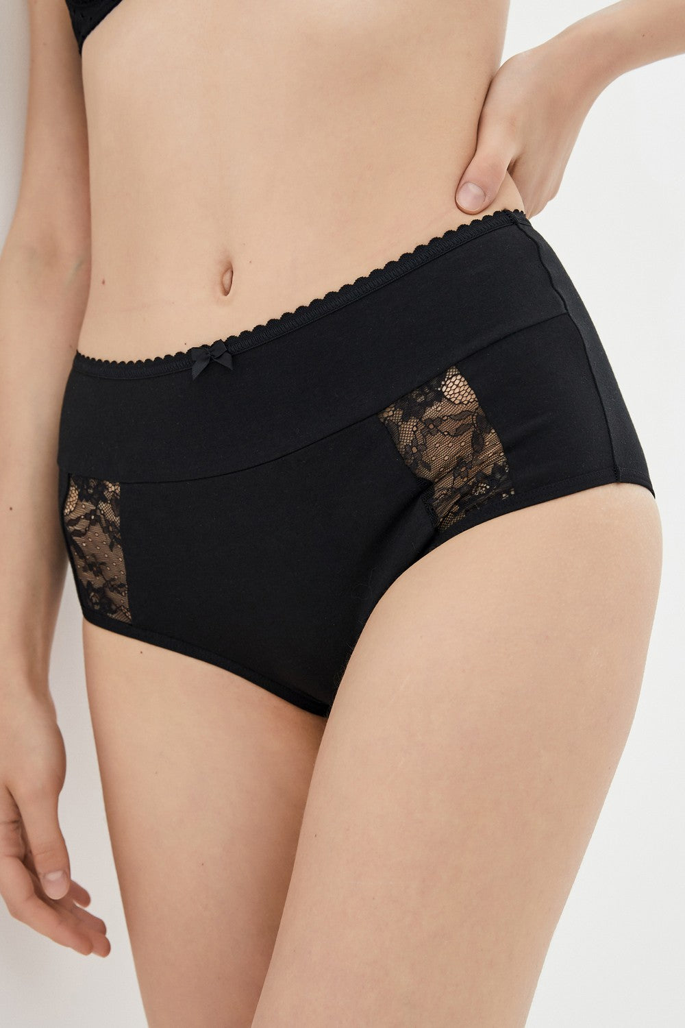 Трусики слип с высокой талией P-2222 black