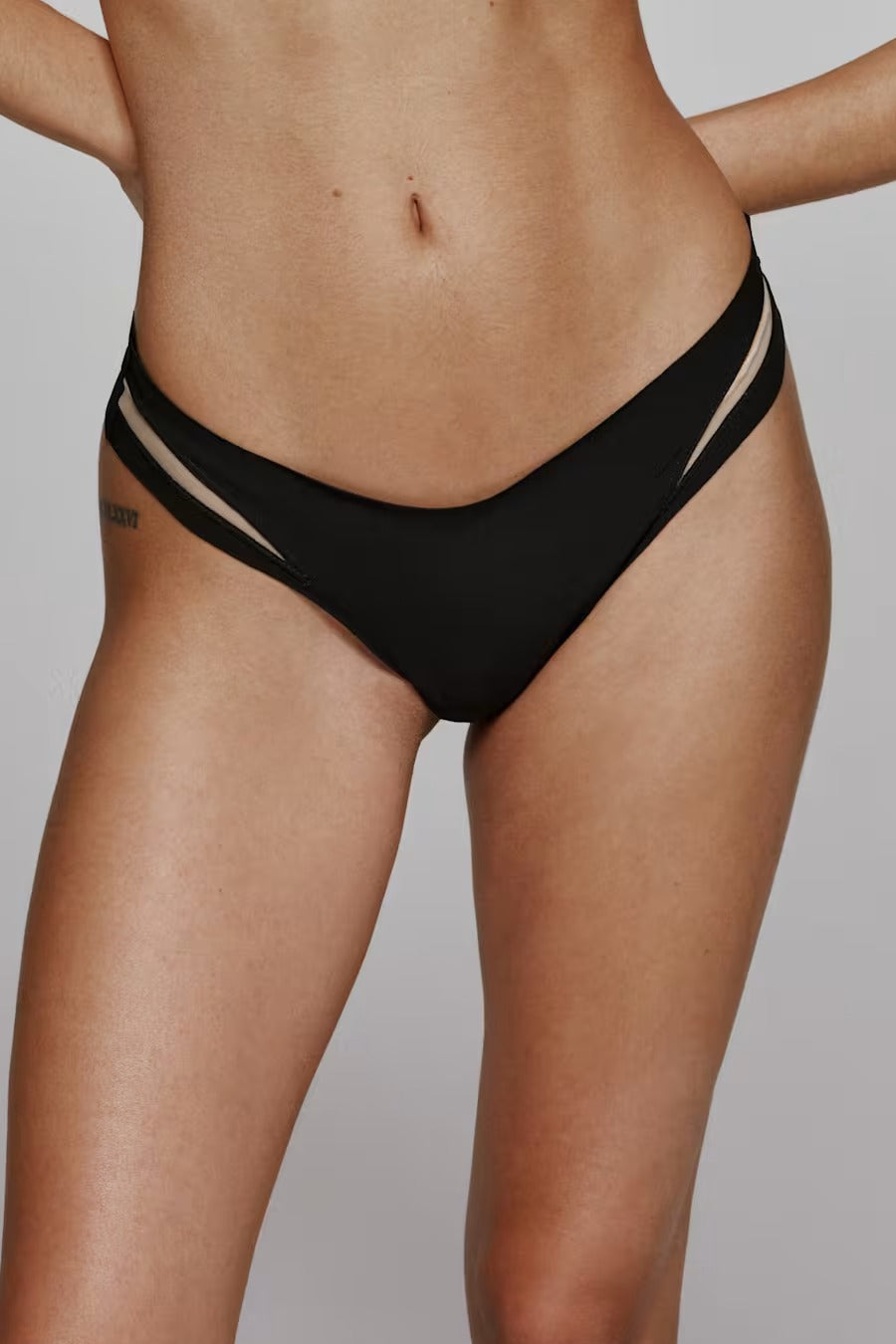 Бесшовные трусики стринги 3500360 Avit black