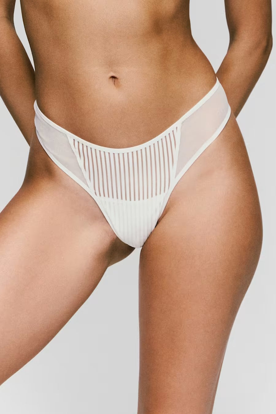 Трусики стринги из микросетки 3501160 Radia chantilly