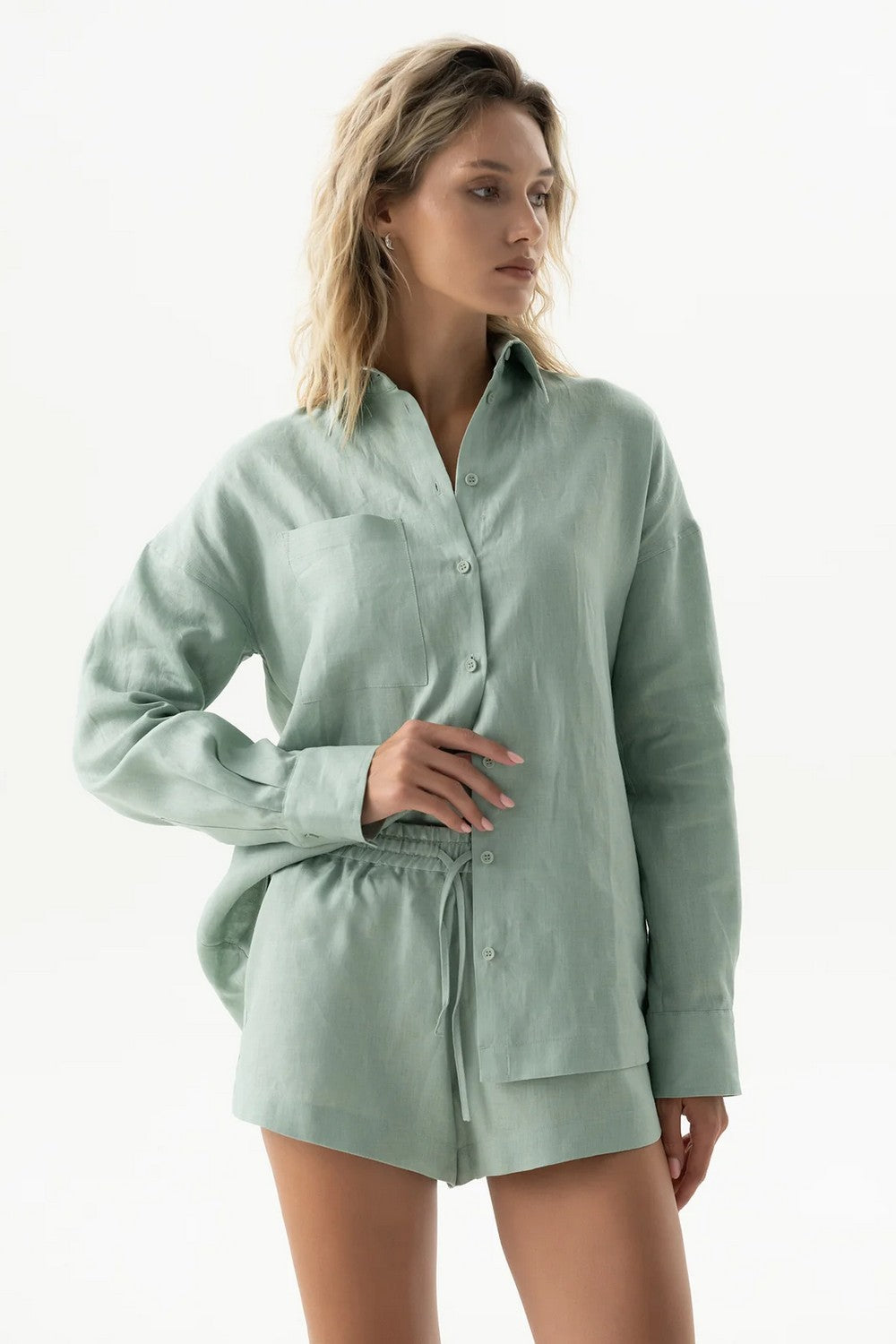 Льняные шорты 251206-05 Linen Spirit green