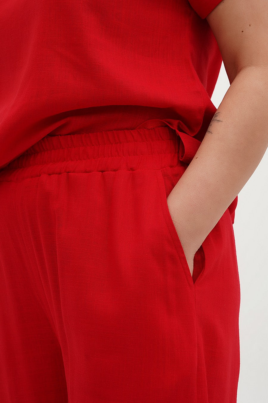 Брюки из вискозы 062 red