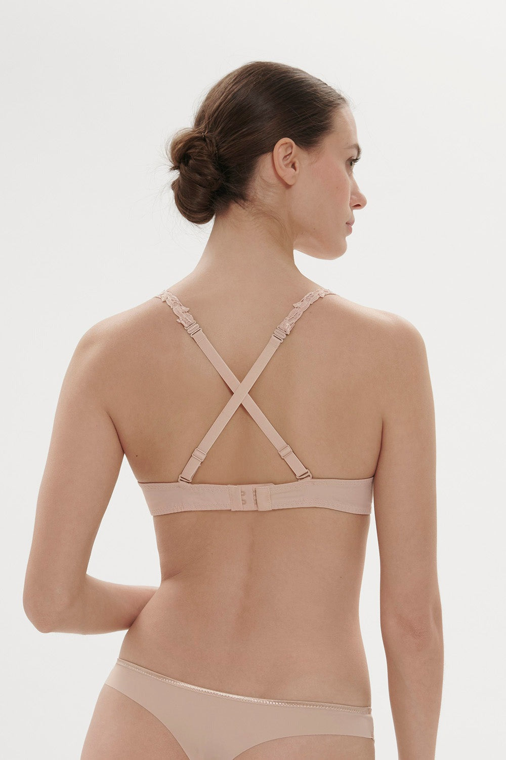 Гладкий бюстгальтер спейсер Andora 131316 peau rosee