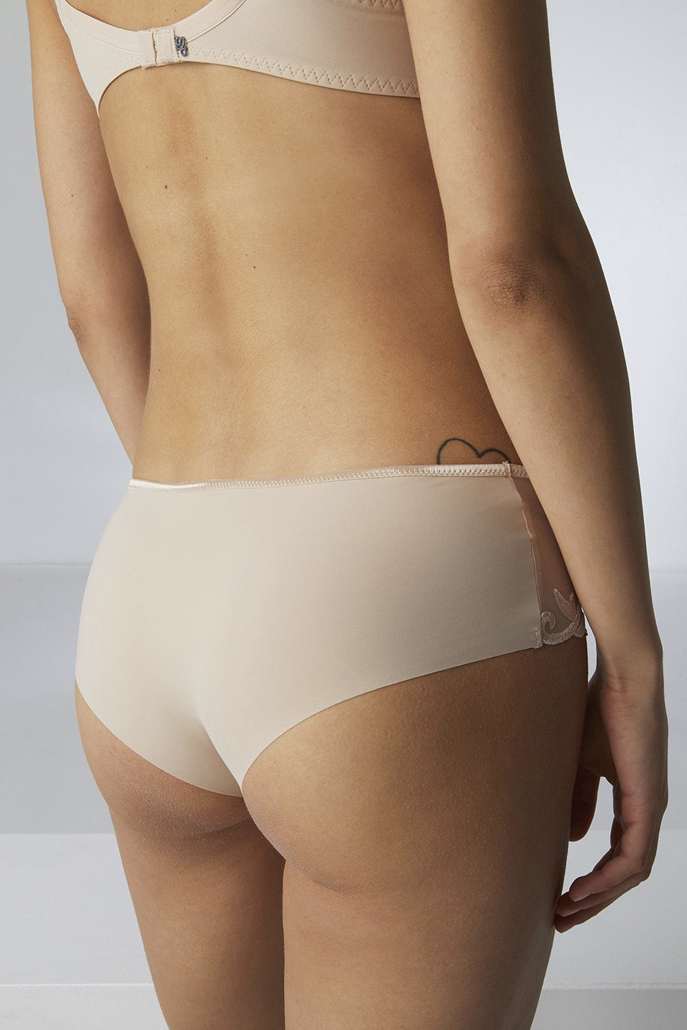 Шортики с вышивкой Andora 131637 peau rosee