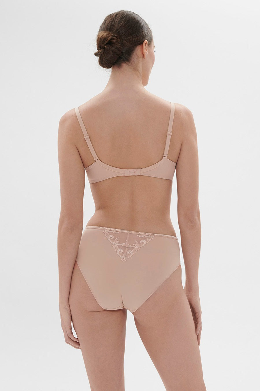 Трусики слип с вышивкой Andora 131777 peau rosee