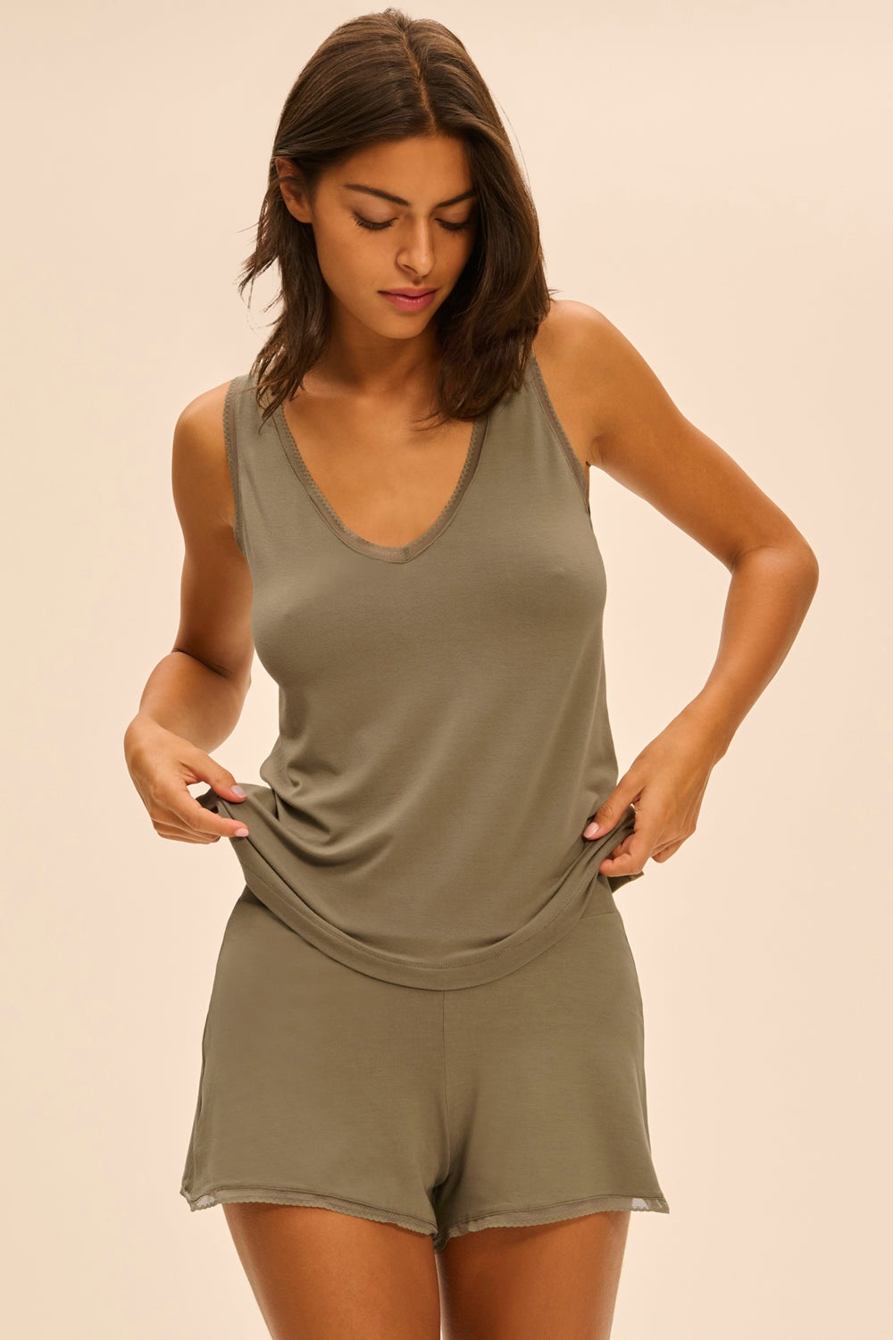 Пижамная майка из вискозы Aurore 1C9900 vert argile SS25