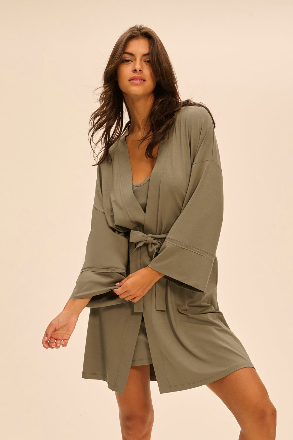 Халат-кимоно из вискозы Aurore 1C9980 vert argile SS25