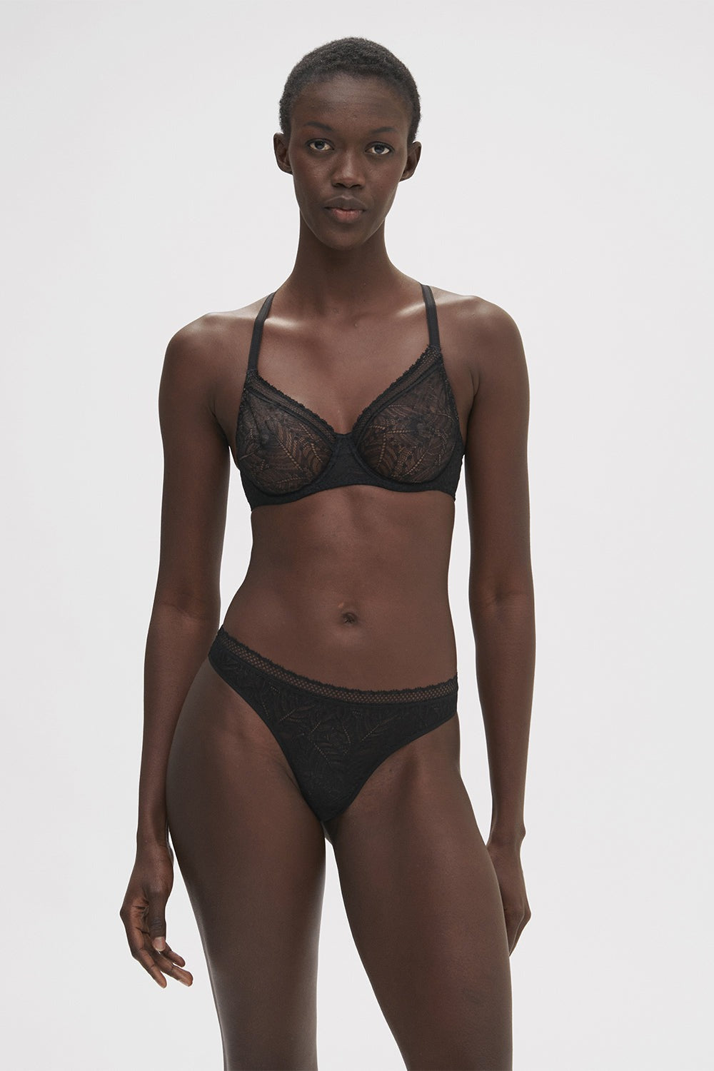 Мереживні трусики стрінги Comete 12S710 black