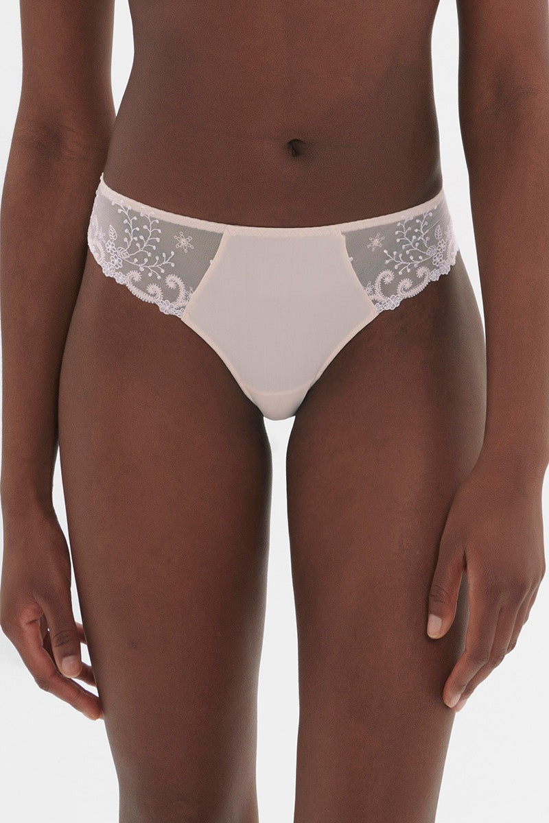 Трусики стринг с вышивкой Delice 12X700 blush
