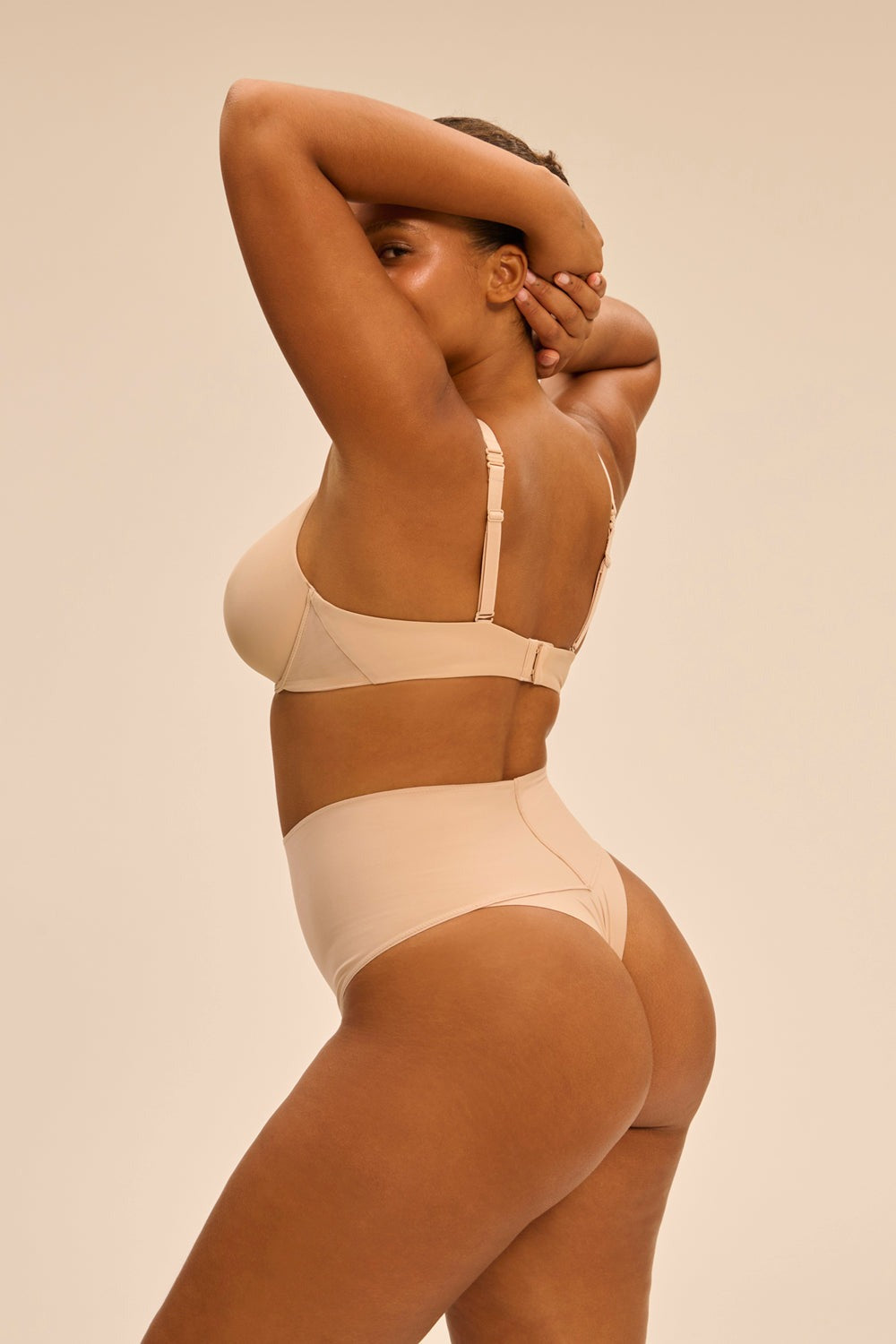 Безшовний бюстгальтер на кісточках Essentiel 13V317 peau rosee