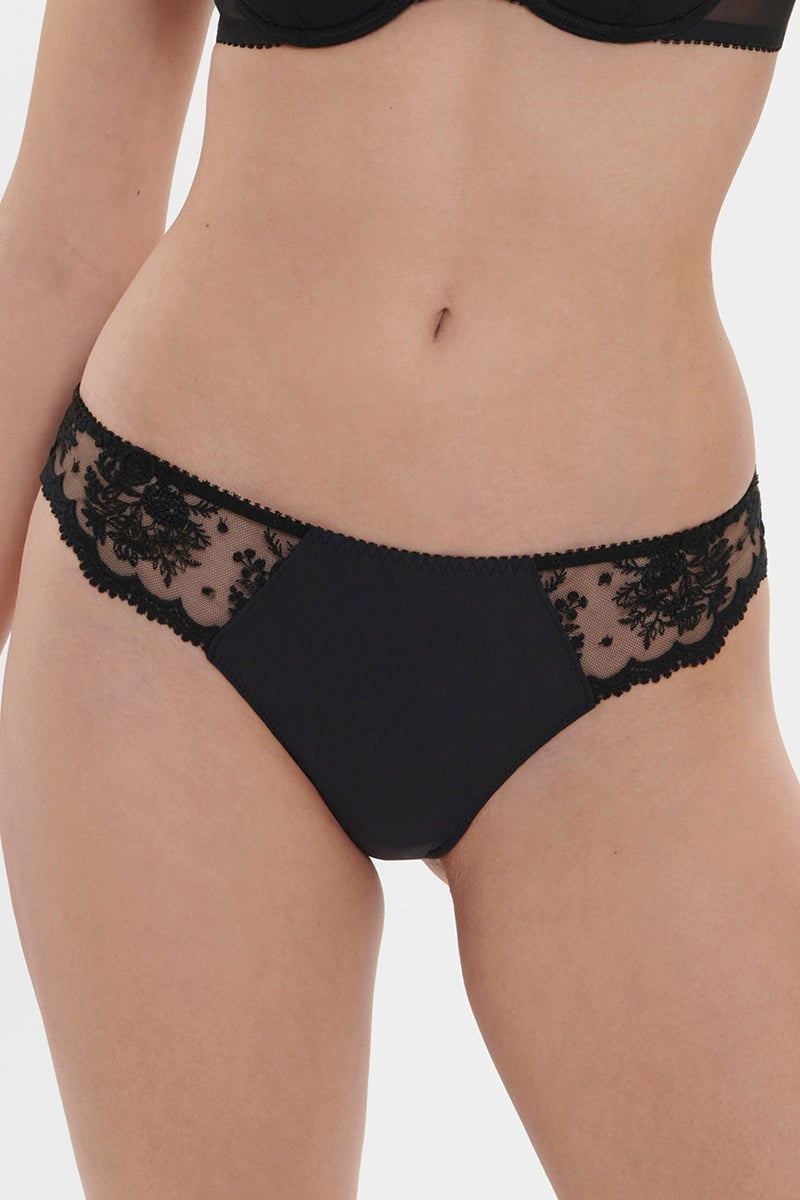 Трусики слип с вышивкой Intrigue 1E2720 black