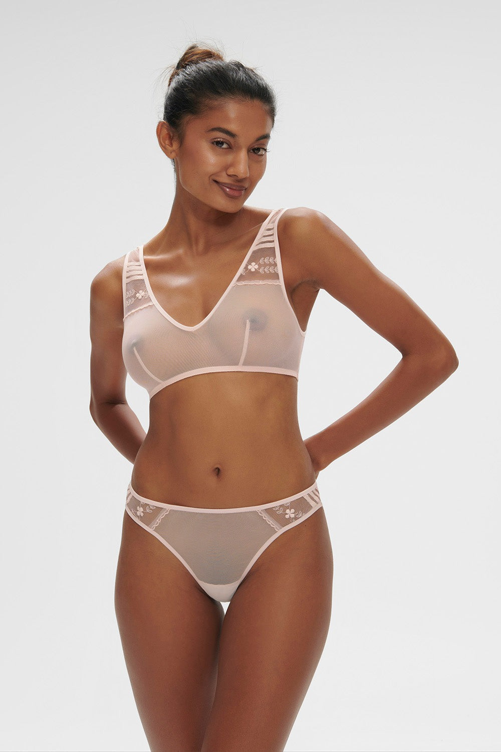 Трусики стринг из микросетки Marthe 16Z710 poudre petale SS24