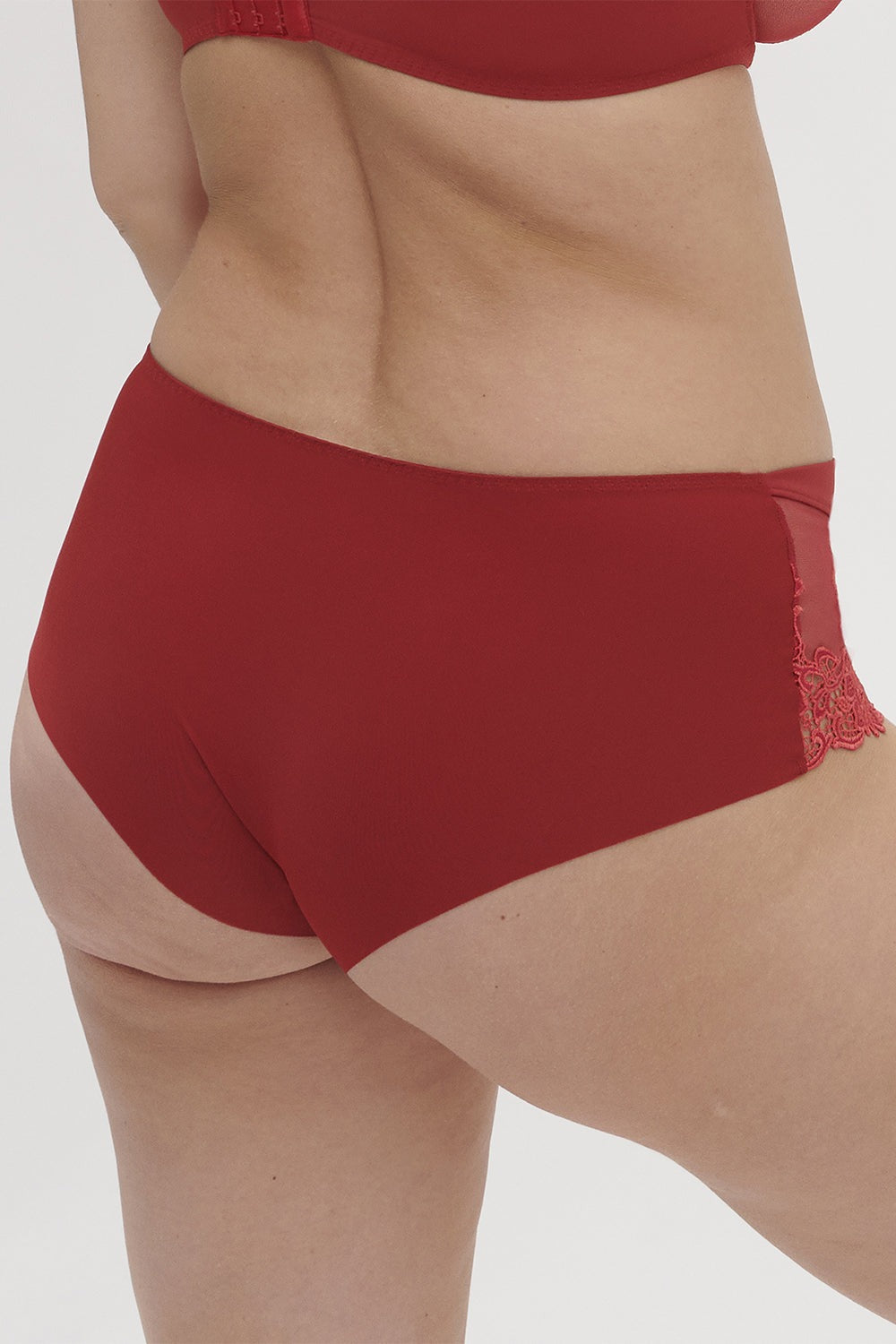 Шортики с кружевом Saga 15C630 lipstick FW23