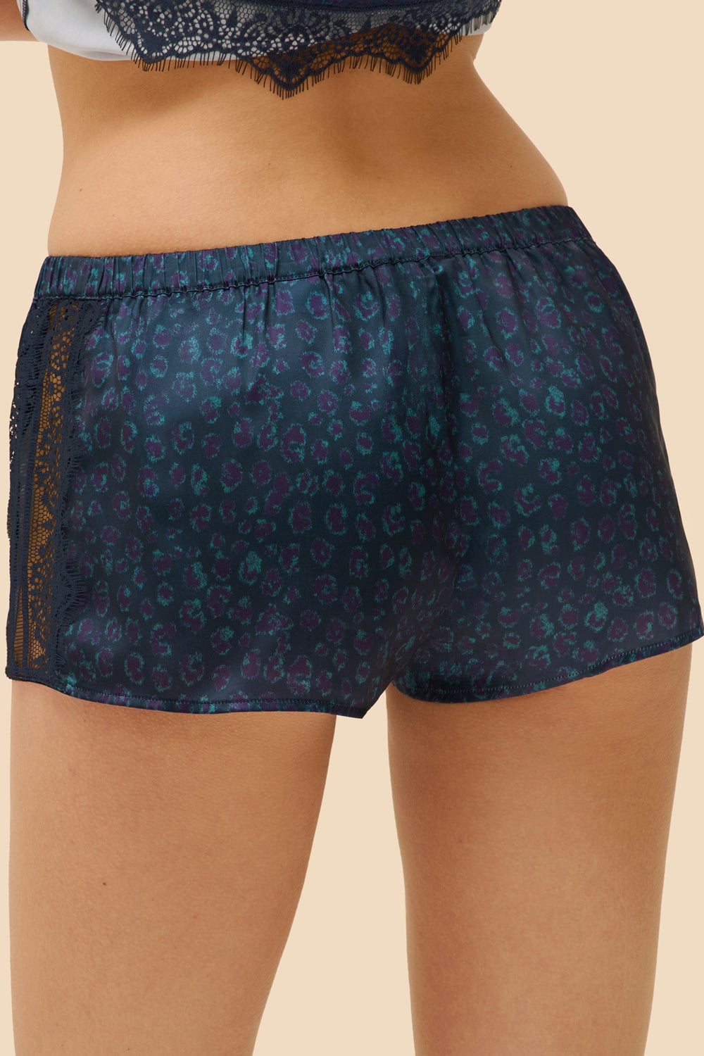 Пижамные шорты с кружевом Satin Secrets 23H640 bleu feline FW25