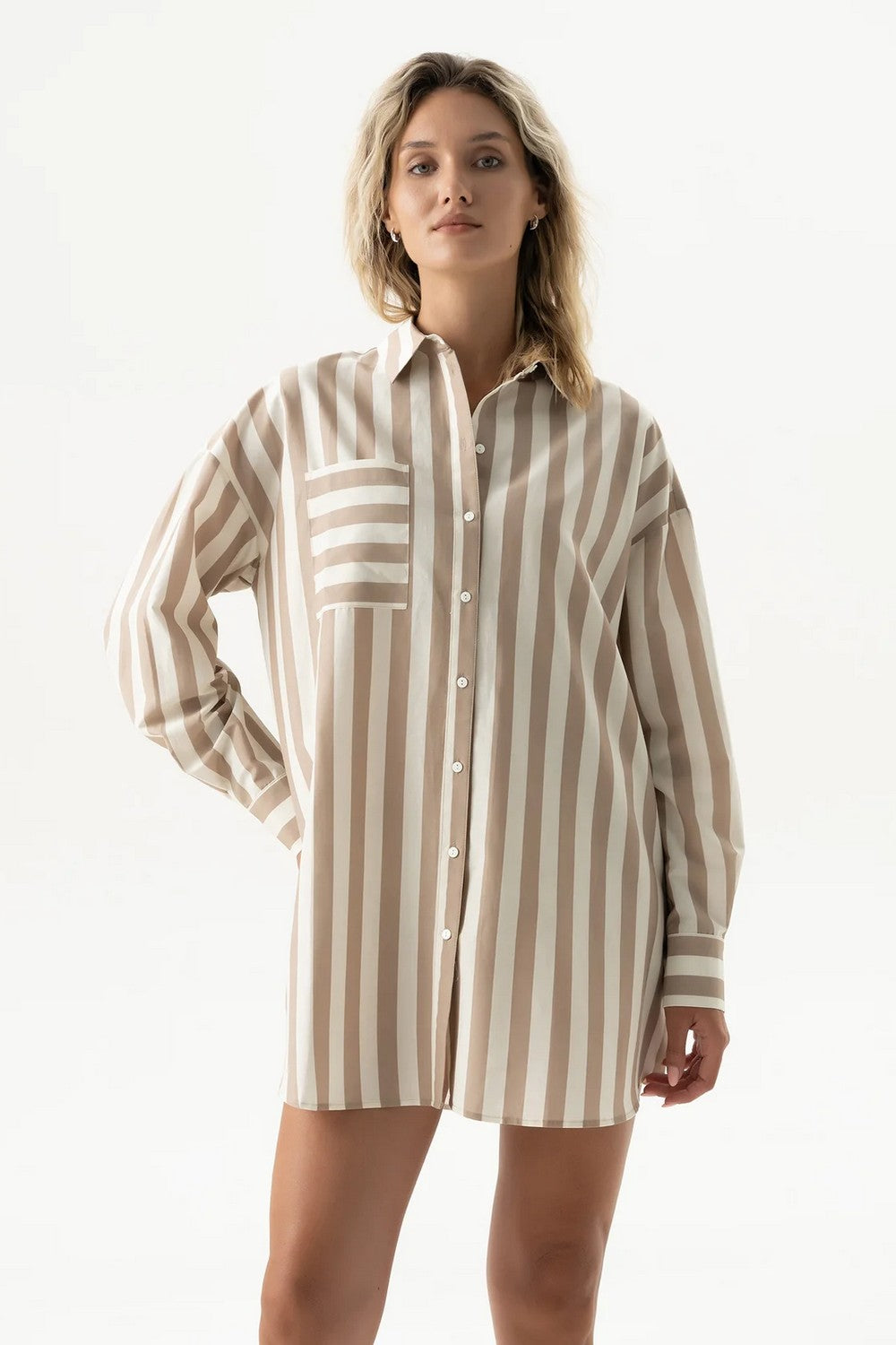 Хлопковая сорочка с принтом 251204-04 Strapped Cotton oat milk