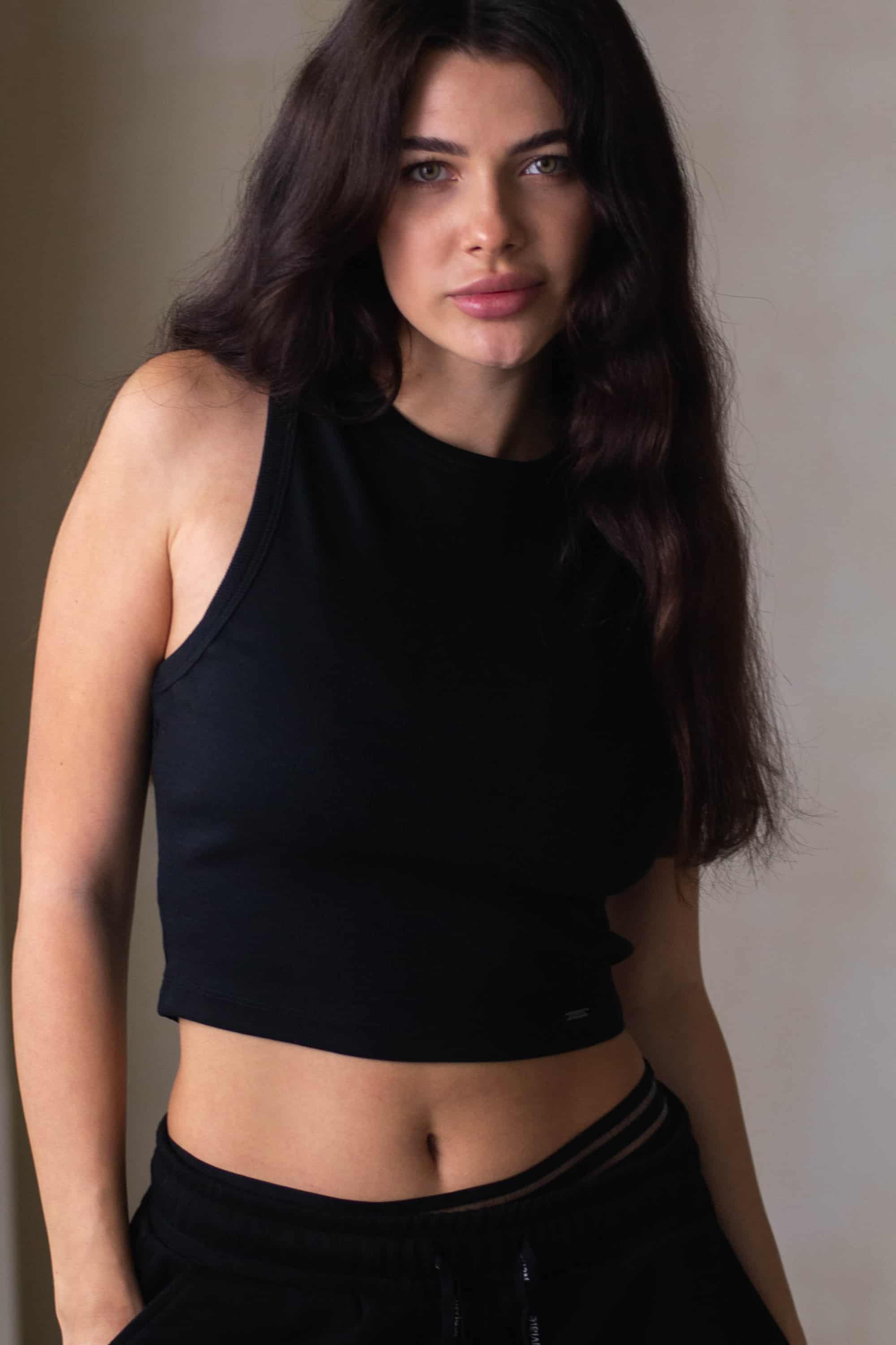 Кроп-топ у рубчик LH300-01 Chili black