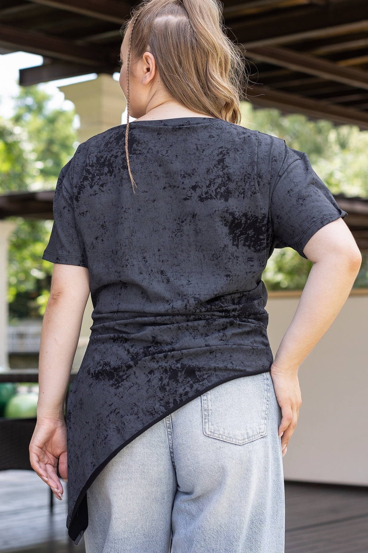 Хлопковая ассиметричная футболка D10-KHLP158