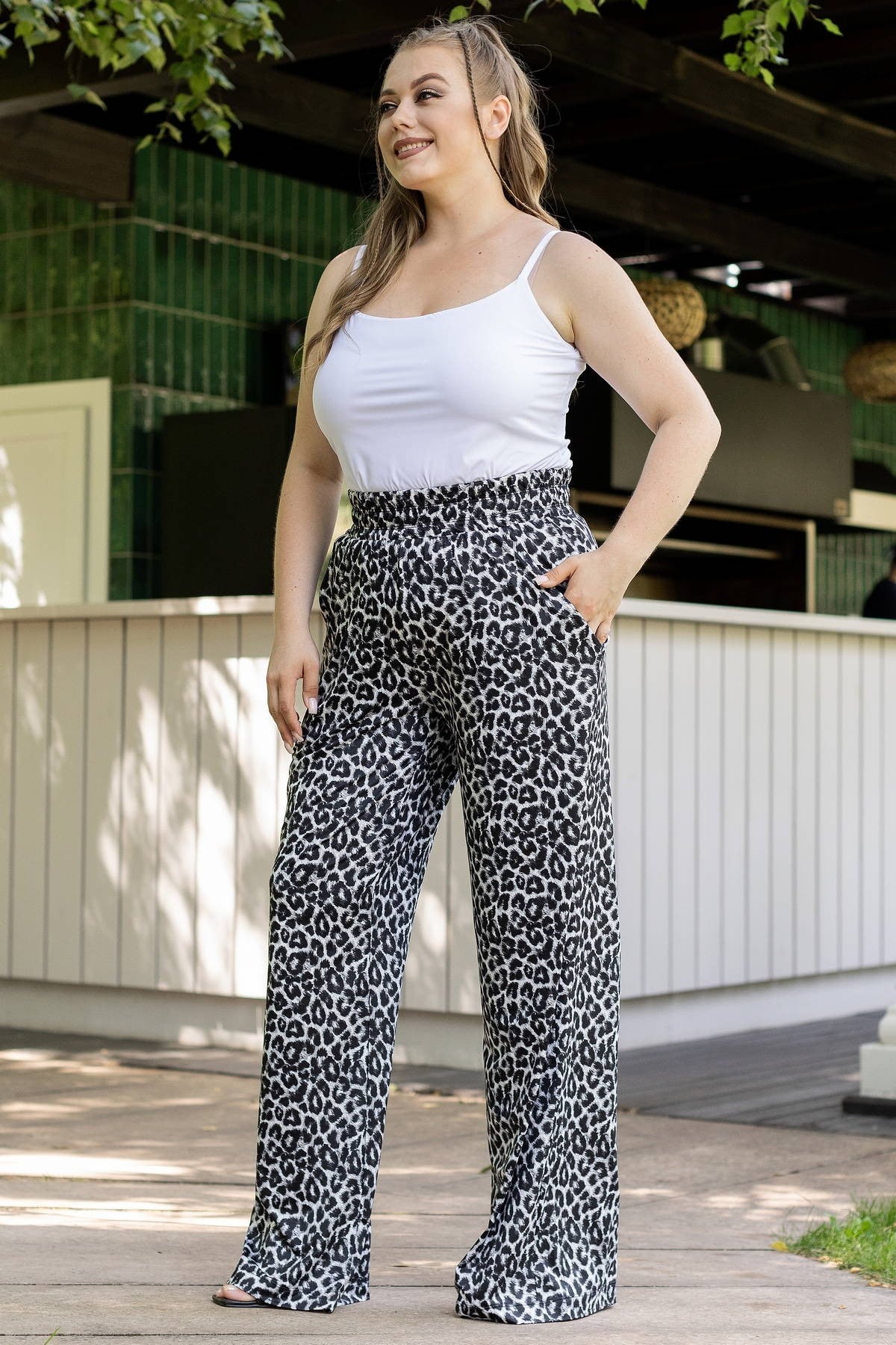 Брюки с анималистичным принтом E13-P151