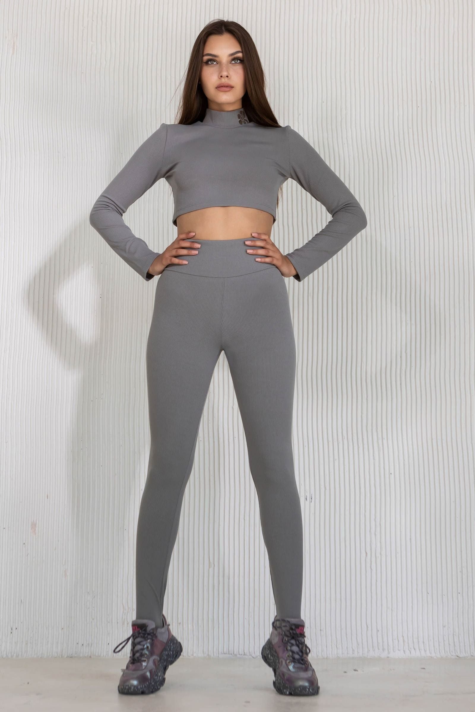 Спортивные леггинсы в рубчик с эффектом push-up LG146-TR9