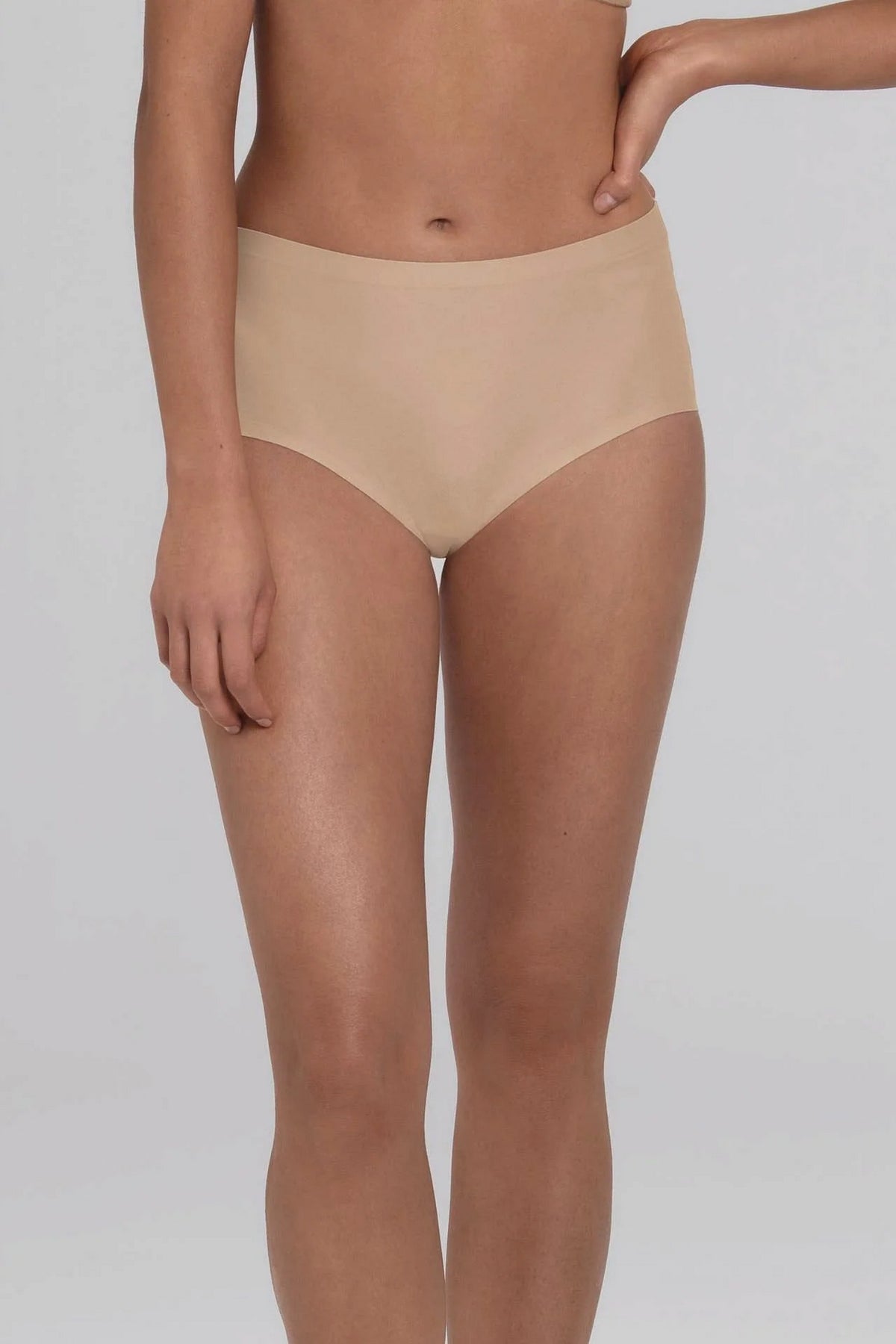 Бесшовные трусики 1343 Essentials High-waist+ deep sand