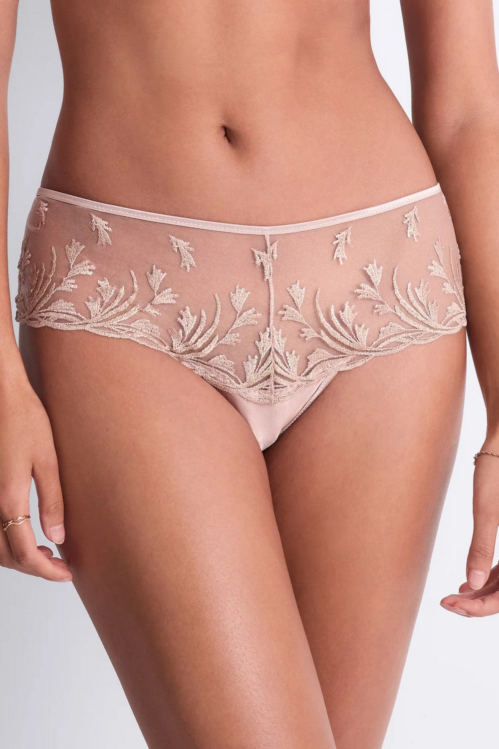 Шортики с вышивкой 6D70 Cosmic Romance sand rose