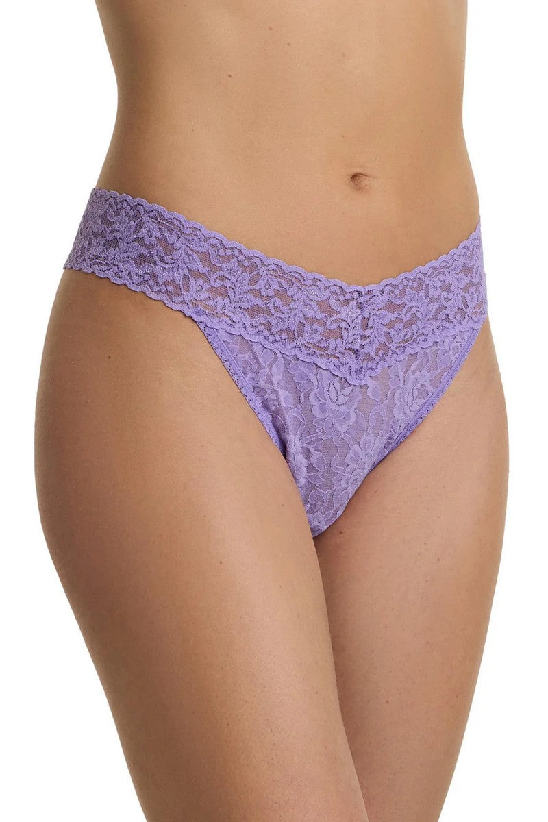 Кружевные трусики стринг 4811 Signature Lace love potion