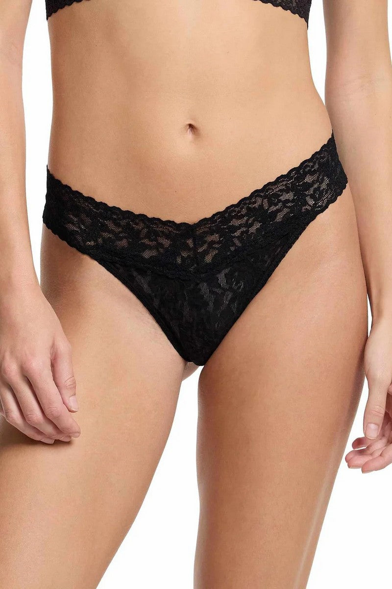 Кружевные трусики стринг 4811P Signature Lace black