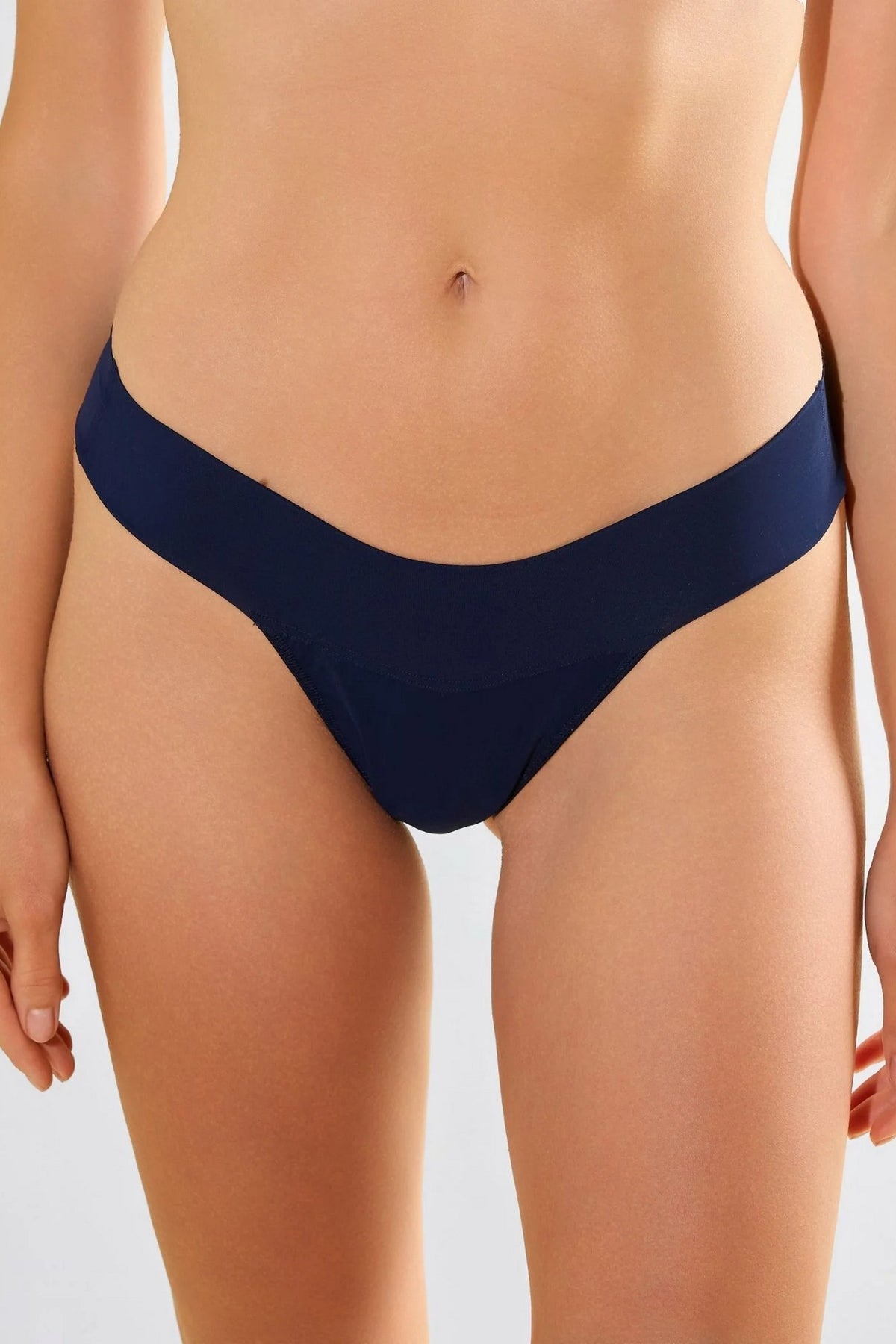 Безшовні трусики стрінги 6J1661B Breathe navy Hanky Panky