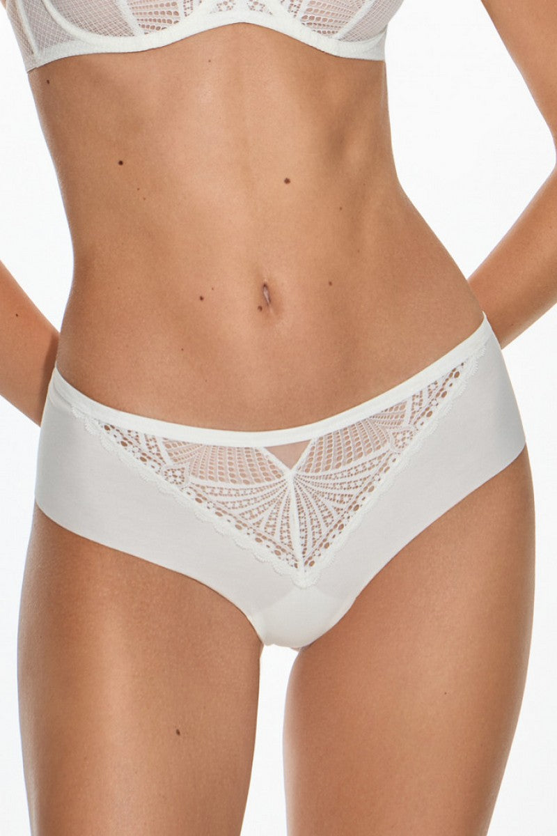 Бесшовные шортики 2402/32 Elvira milk