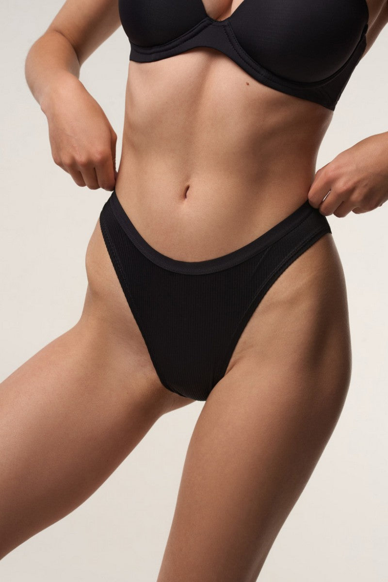 Трусики брифы в рубчик L5155BR-Mr Kora black