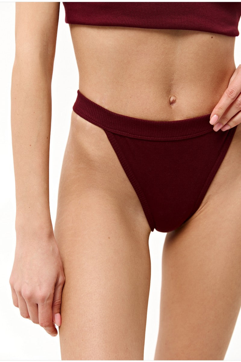 Трусики стринг в рубчик L5157BR-M Rubus bordo