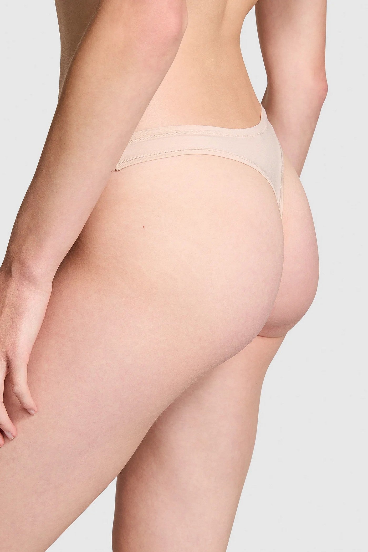 Гладкие трусики стринг 219694683 milk