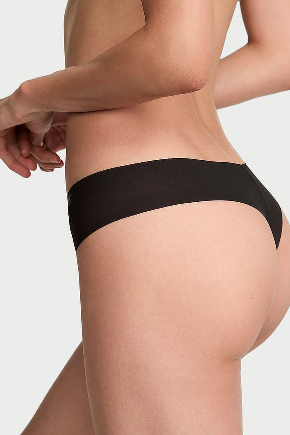 Безшовні трусики стрінги 303448186 Black Victoria`s Secret