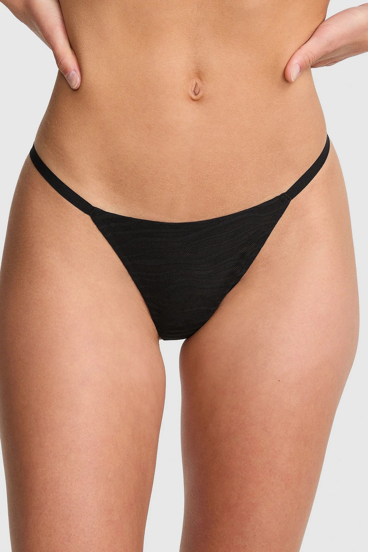Безшовні трусики стрінги 602457824 Black Victoria`s Secret