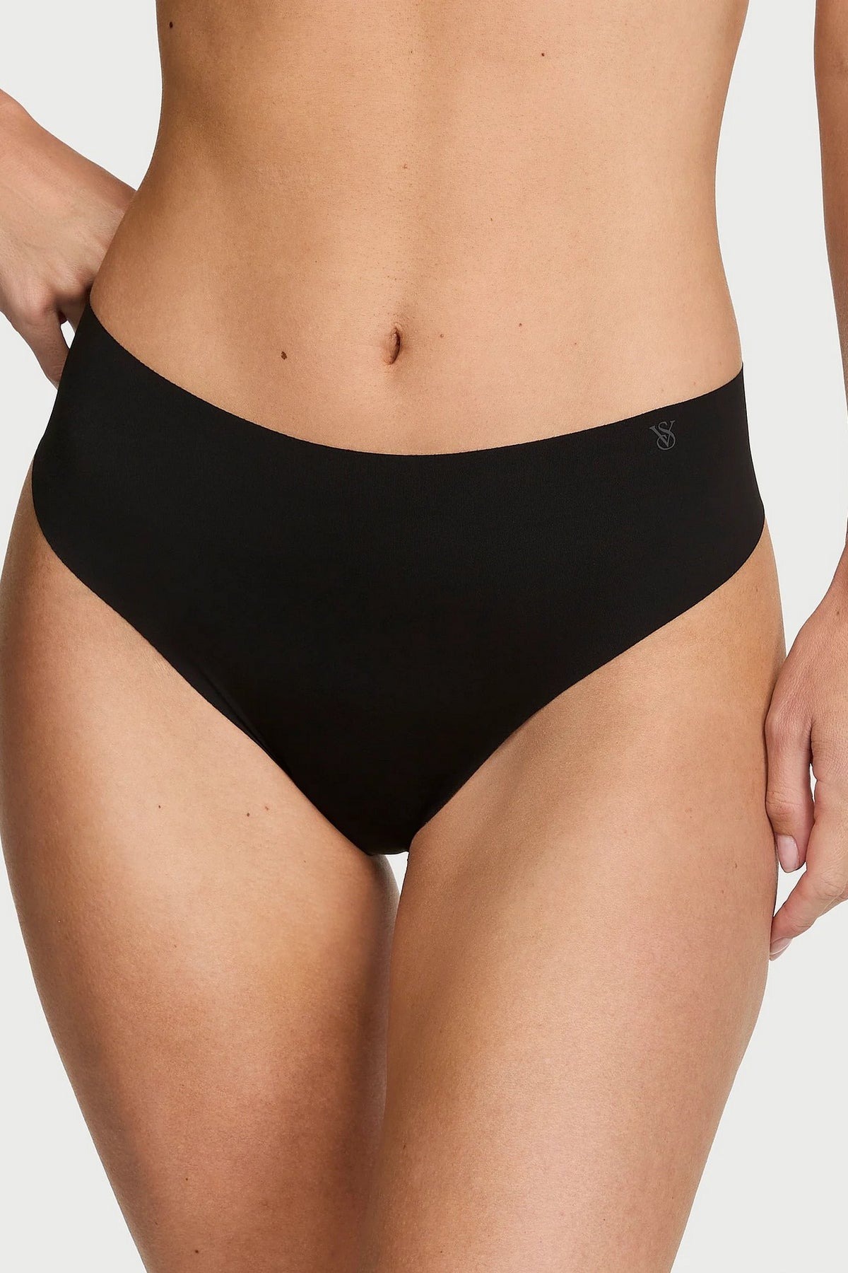 Безшовні трусики стрінги 81381865 black Victoria`s Secret